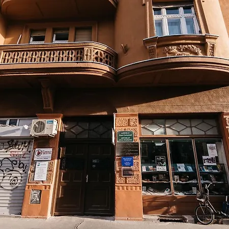 Silver Apartment